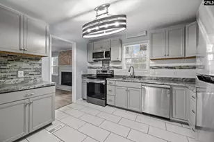 7819 Charles Towne Dr, Columbia, SC 29209 - Photo 1