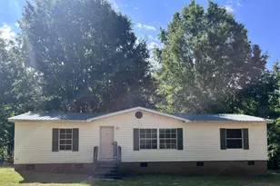 6726 E Peach Rd, Ridgeway, SC 29130 - Photo 1