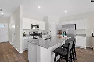 746 Gatestone Ln, Hopkins, SC 29061 - Photo 6