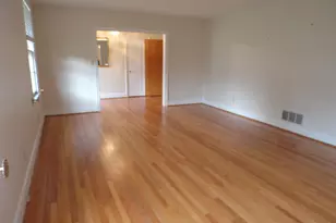 302 Baskin Ave, Bishopville, SC 29010 - Photo 6