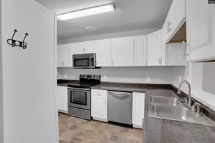 918 N Lucas St, West Columbia, SC 29169 - Photo 16