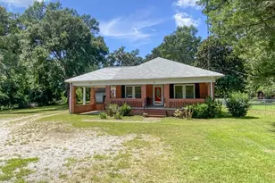 2705 College, Newberry, SC 29108 - Photo 2