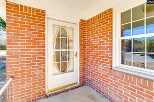 908 B Ave, West Columbia, SC 29169 - Photo 4
