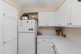 1825 St Julian Pl 2-J, Columbia, SC 29204 - Photo 10