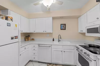 1825 St Julian Place 2-J, Columbia, SC 29204 - Photo 8