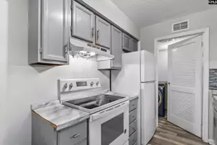 1401 Elmtree Rd, Columbia, SC 29209 - Photo 10