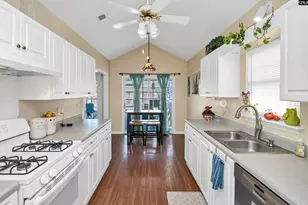 201 Twin Oaks Ln, Columbia, SC 29209 - Photo 16