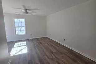 416 Thames St, Manning, SC 29102 - Photo 2