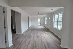 416 Thames St, Manning, SC 29102 - Photo 6