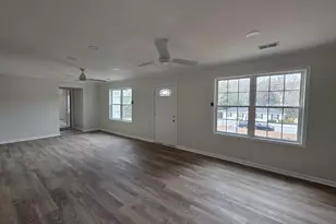 416 Thames St, Manning, SC 29102 - Photo 8