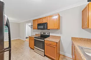 1810 1st St, Cayce, SC 29033 - Photo 12