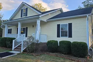 2933 Waters Road B, Bethune, SC 29009 - Photo 2