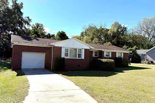 215 Mill St, Saint Matthews, SC 29135 - Photo 2