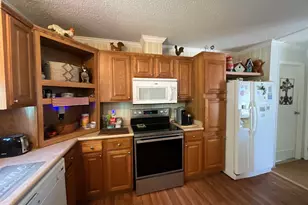 2628 Rembert Church Rd, Dalzell, SC 29040 - Photo 14