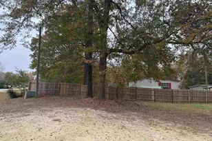 409 Palm Harbor Dr, Orangeburg, SC 29115 - Photo 2