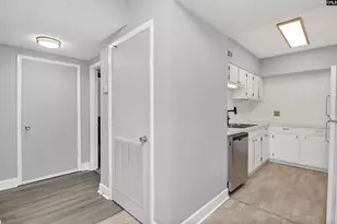 619 King Street 610, Columbia, SC 29205 - Photo 6