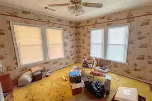 85 Owens Ave, Whitmire, SC 29178 - Photo 6