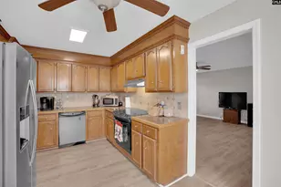 201 Castlewood Ln, Columbia, SC 29045 - Photo 4