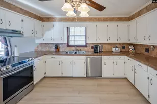 540 Lake Shore Dr, Chapin, SC 29036 - Photo 16