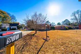 911 Hannah Ave, Hartsville, SC 29550 - Photo 1