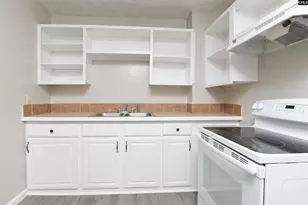 706 Westside Dr, West Columbia, SC 29169 - Photo 8