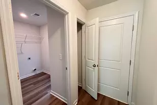 122 Kings Parish Ct, Columbia, SC 29209 - Photo 2