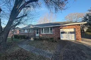 1805 Chadsworth Dr, Cayce, SC 29033 - Photo 2