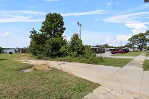 905 W Dekalb St, Camden, SC 29020 - Photo 18