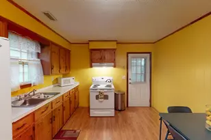 633 Sykes St, Manning, SC 29102 - Photo 4