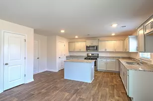 601 Edgetree Dr, Hopkins, SC 29061 - Photo 8