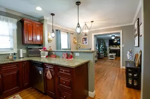 313 Cambridge St N, Ninety Six, SC 29666 - Photo 8