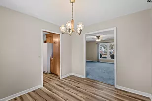 2402 Breezewood Rd, Cayce, SC 29033 - Photo 8