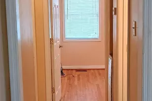 1607 Carousel Cir, Columbia, SC 29201 - Photo 8