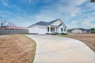 1367 Wildwood Ln, Elgin, SC 29045 - Photo 2
