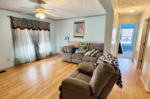 121 Woodmere Cir, Swansea, SC 29160 - Photo 2