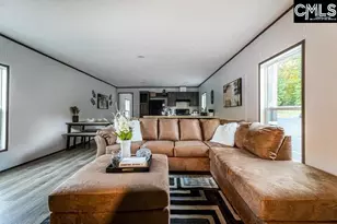 88 Lady Ashley Dr, Saint Matthews, SC 29135 - Photo 2