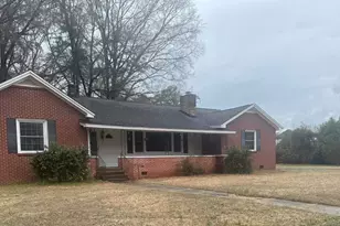 110 Harris St, Bishopville, SC 29010 - Photo 2