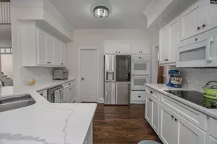 26 Retreat Ln, Columbia, SC 29209 - Photo 6