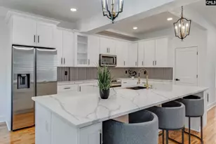 827 W Confederate Ave, Columbia, SC 29201 - Photo 6