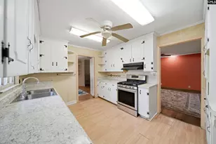 223 Ridge St, Bishopville, SC 29010 - Photo 10