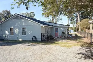 1132 Forest Lake Dr, Manning, SC 29102 - Photo 1