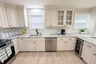 1337 Sunnyside Dr, Columbia, SC 29204 - Photo 6