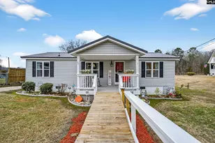 1037 Natures Cove Rd, Saluda, SC 29138 - Photo 2