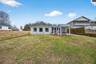 1037 Natures Cove Rd, Saluda, SC 29138 - Photo 8