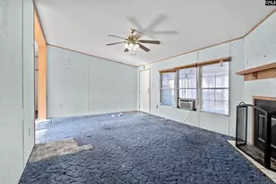 697 Ellene Rd, Camden, SC 29020 - Photo 4