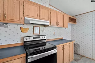 697 Ellene Rd, Camden, SC 29020 - Photo 6