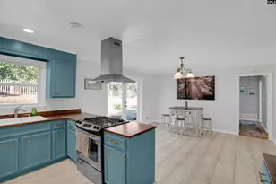 131 Laurel Dr, Lexington, SC 29072 - Photo 2