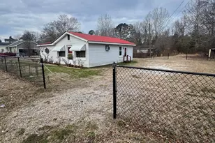 625 N Main St, Bishopville, SC 29010 - Photo 1