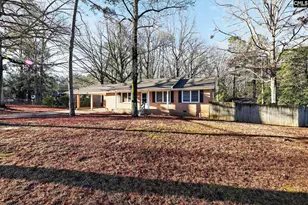 70 Lansing Cir, Columbia, SC 29203 - Photo 2