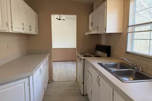 6726 E Peach Rd, Ridgeway, SC 29130 - Photo 4